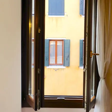 Uncharted - Ca' Borgoloco Venise