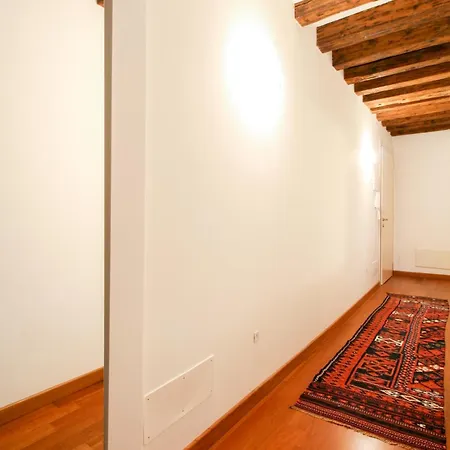 Apartment Uncharted - Ca' Borgoloco Venedig
